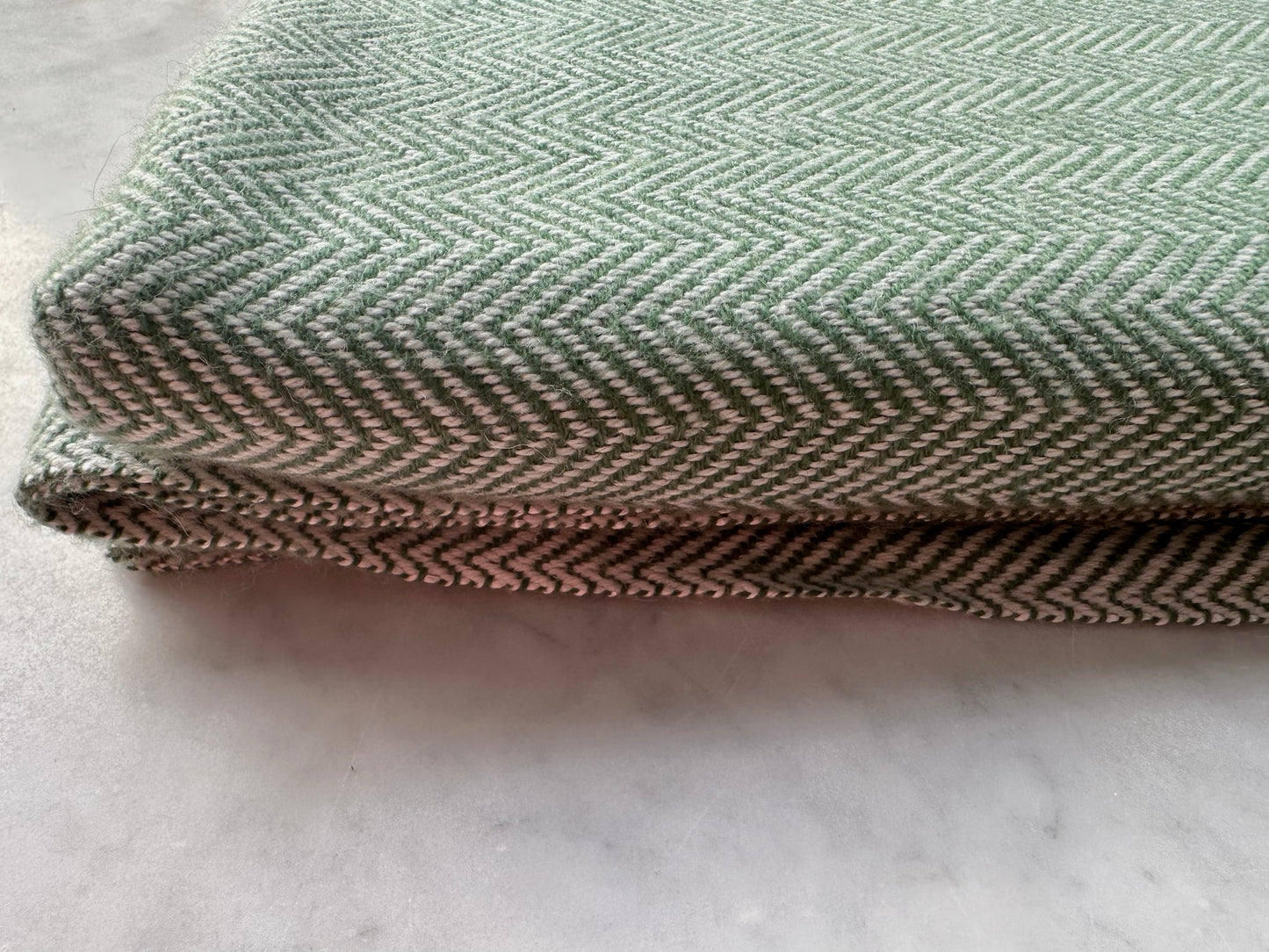 Cashmere Throw Zig Green