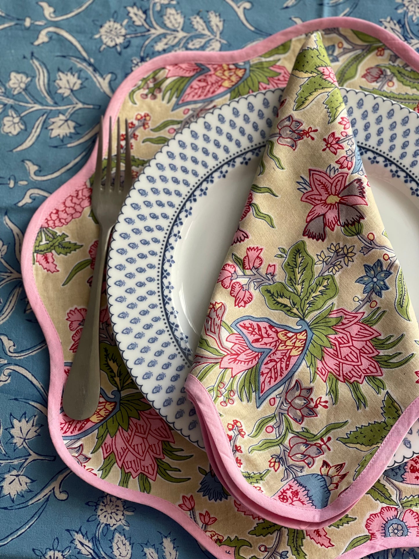 Paisley Pink Round Embroidered Placemat