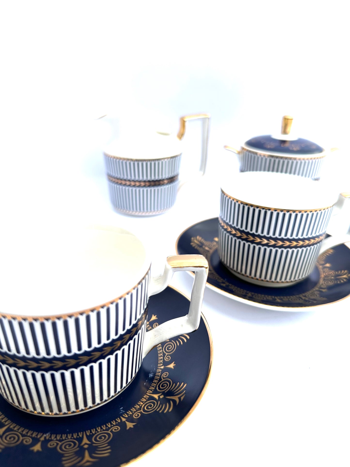 Gold Detailed cup & saucer