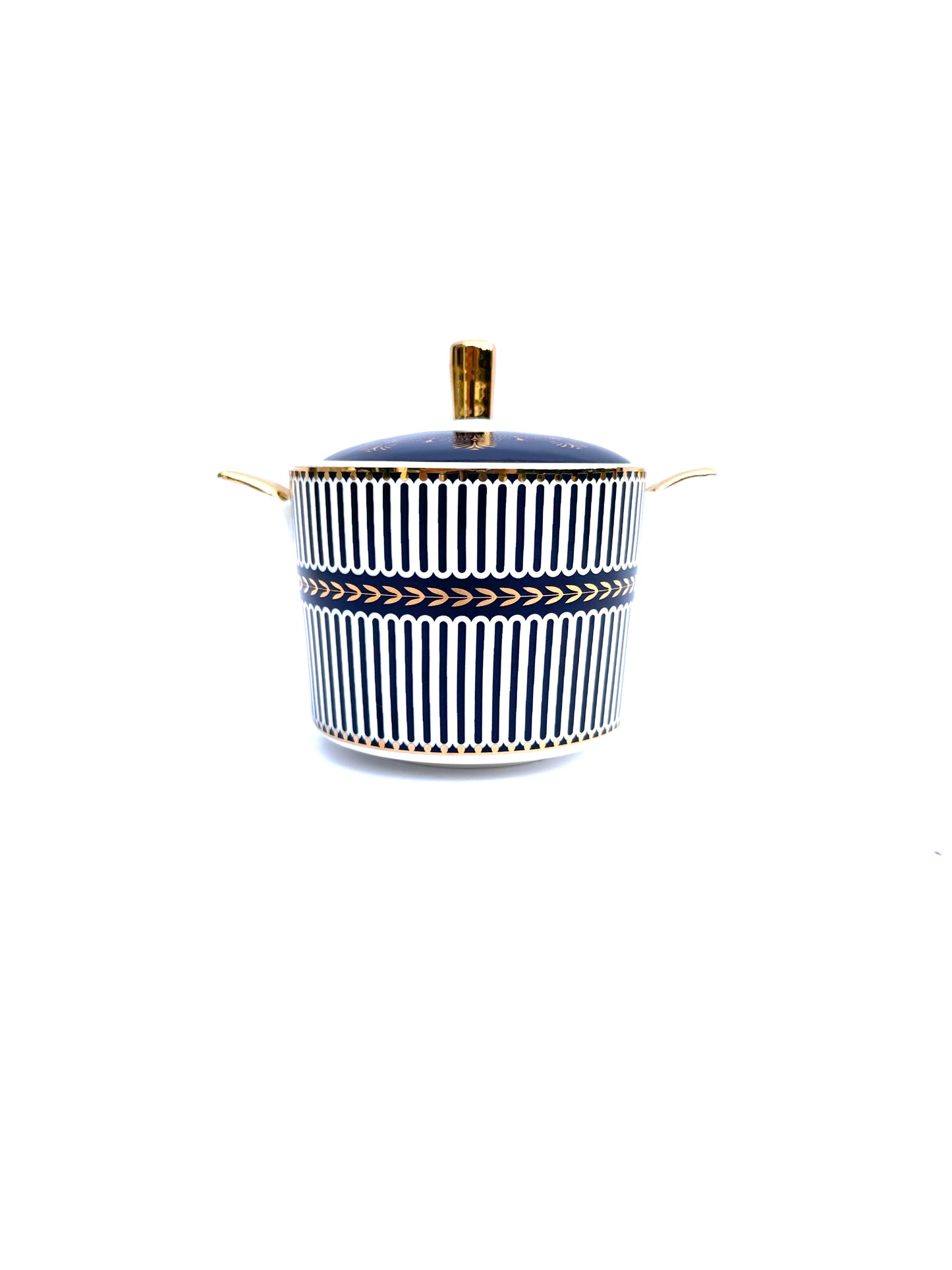 Sugar bowl