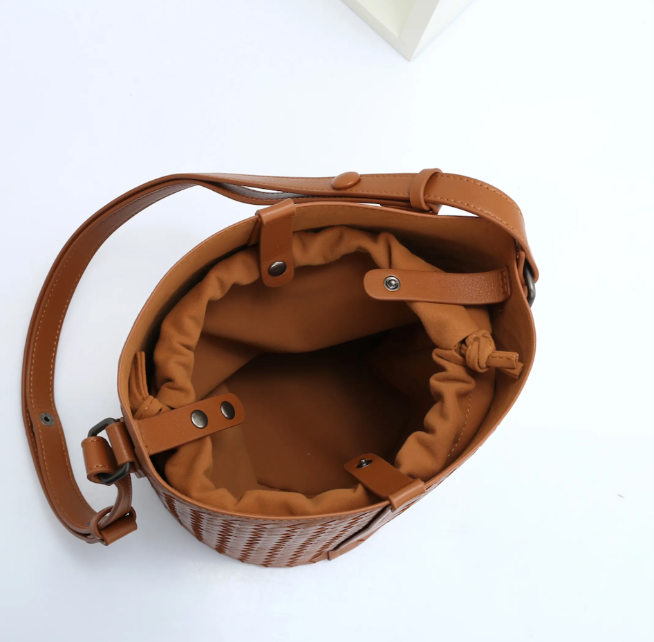 Mini weave bucket Bag